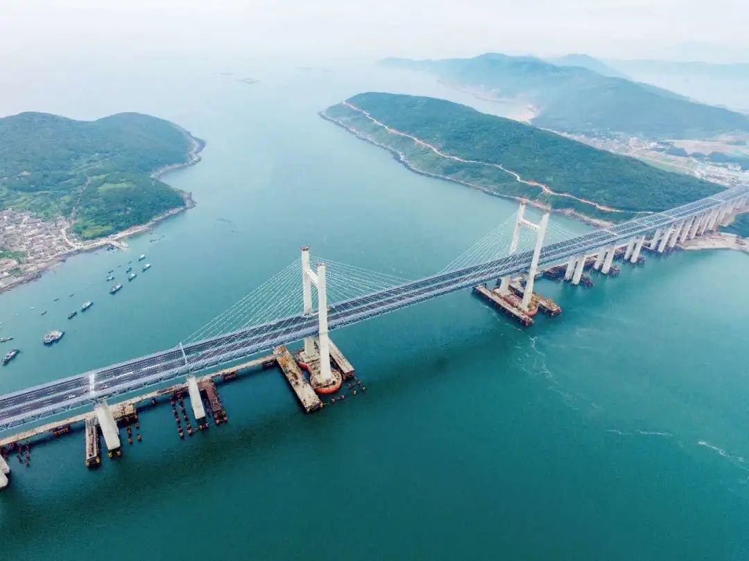 突破建桥禁区平潭海峡公铁两用大桥公路面试通车