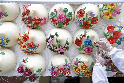 青岛即墨农民忙赶制花馍大馒头蒸出致富路